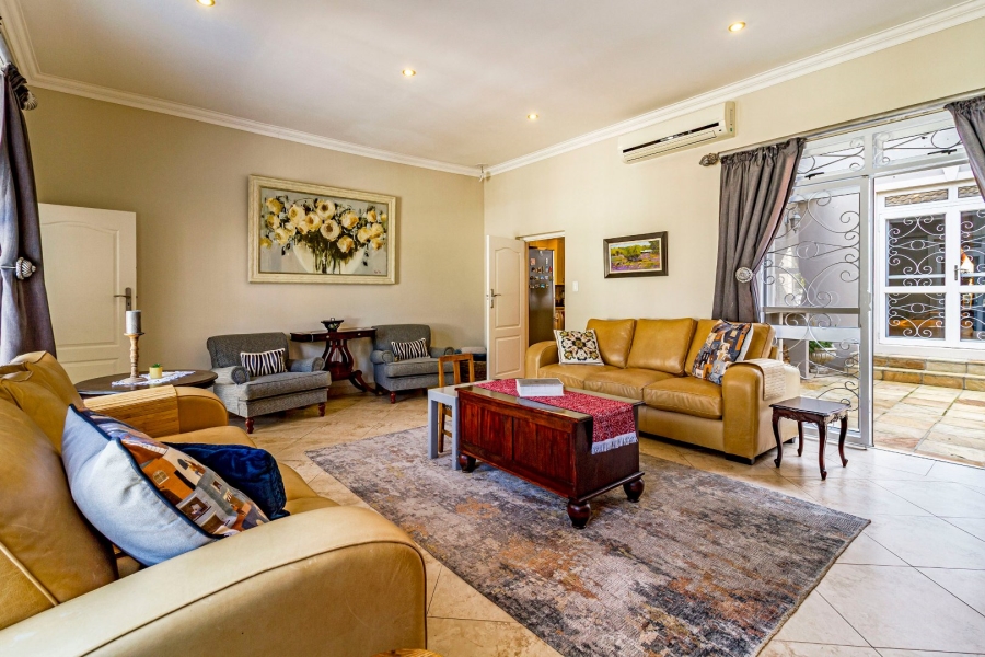 5 Bedroom Property for Sale in Golden Acre Western Cape